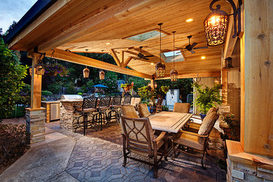 Example of a transitional patio design in Sacramento