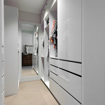 Walk in Wardrobe in White