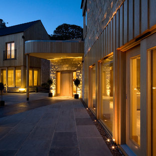 Modernes Haus mit Steinfassade in Sonstige