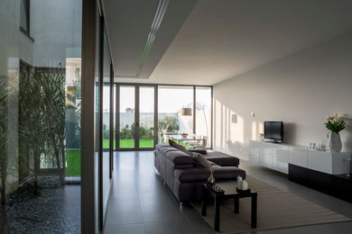 This is an example of a contemporary living room in Catania-Palermo.