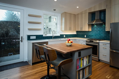 Minimalist kitchen photo in New York
