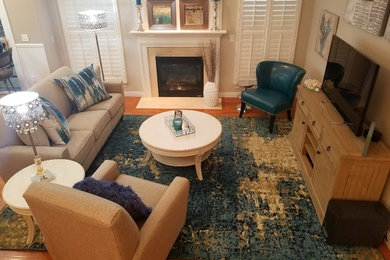 Transitional family room photo in St Louis