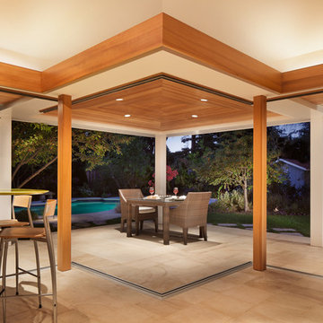 A California Dream in Menlo Park: Indoor-Outdoor Living Enhanced by NanaWall Fol