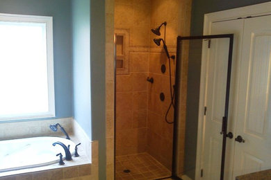 Mid-sized elegant master ceramic tile bathroom photo in Nashville