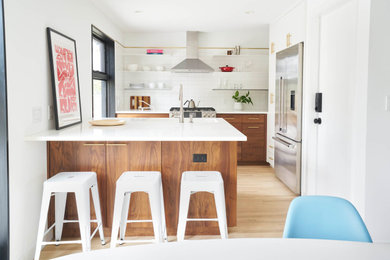 Kitchen - modern kitchen idea in Seattle
