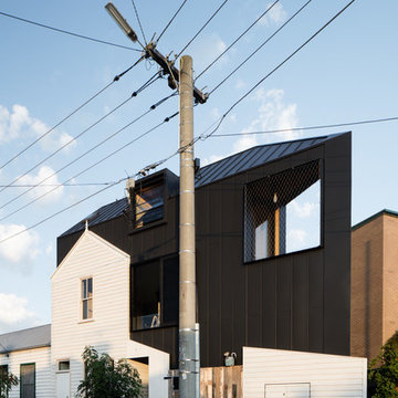Acute House