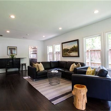 Bungalow For Sale in Heights Houston, TX