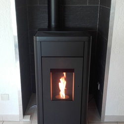 INSTALLATION POELE A GRANULES RIKA MODELE "FILO" - Freestanding Stoves