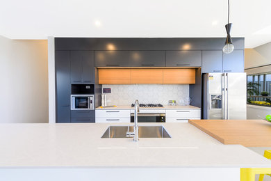 Design ideas for a modern kitchen in Canberra - Queanbeyan.