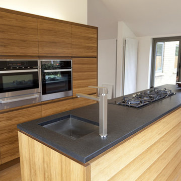 Modern Bespoke Kitchen - Studio  Design