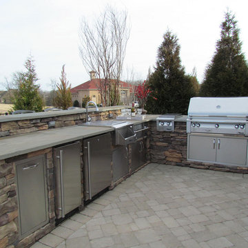 Outdoor Kitchen and Living