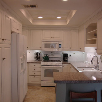 Monrovia condo kitchen