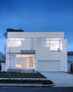 Modern house plan using white windows??? Will it work?