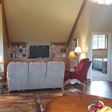 Barn Style Guest House with Garage