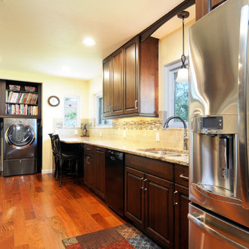 Warm Traditional Kitchen