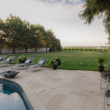 Traditional Lakefront Property - Beamsville