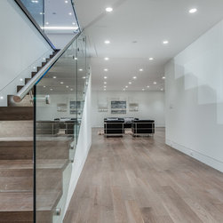 910 LEOVISTA - Products