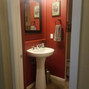 Powder Room -Before