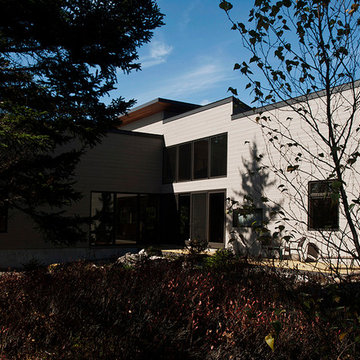 Br1: southeast elevation view.
