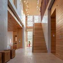 Foyer/Living Room
