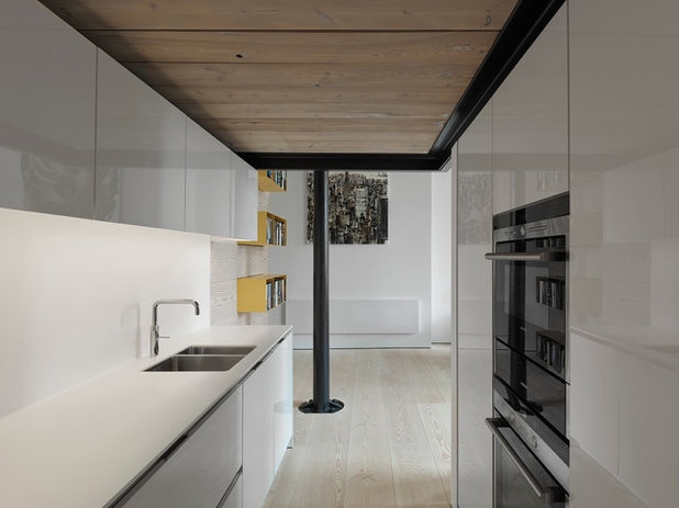 Современный Кухня by Scott Donald Architecture
