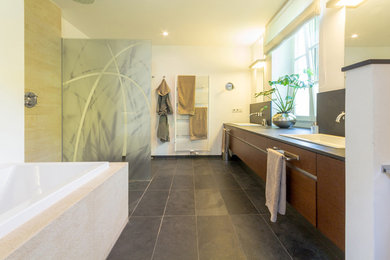 Modernes Badezimmer in Düsseldorf