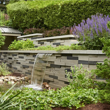 St-Catharines, Ontario Eclectic Wood Imitation Patio Design