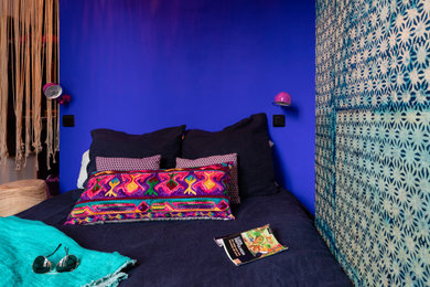 Cette image montre une chambre.