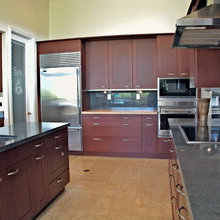 horizontal pulls on upper cabinets