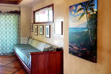 Island style living room photo in Hawaii