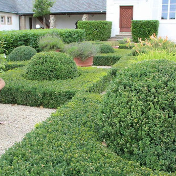 Gartenplanung und Ausführung im LeManoir in Felsberg