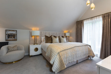 Design ideas for a modern bedroom in Berkshire.