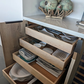 Halifax Oak Laminate: An Individual Kitchen