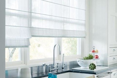 Kitchen - transitional kitchen idea in Phoenix