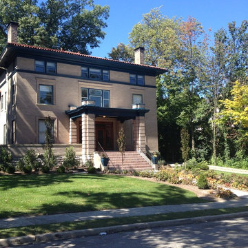 East Walnut Hills Residence