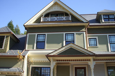 Example of a classic exterior home design in Boston