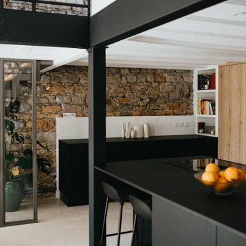 Rénovation d'un canut aux accents industriels