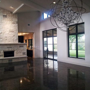 Estate Home living room and kitchen