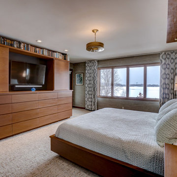 Mid Modern Master Suite
