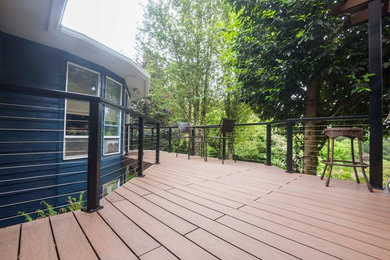 Deck photo in Portland