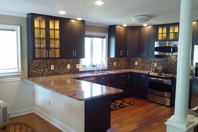 Example of a classic kitchen design in Boston
