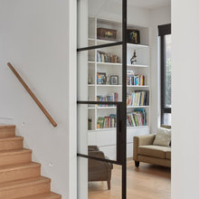 Door - separating lounge room