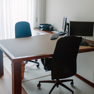 Arbeitszimmer Nussbaum, Linoleum und Lack
