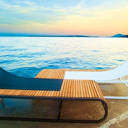 Lounge Chairs - Products