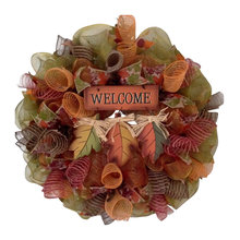 holiday wreaths, decor