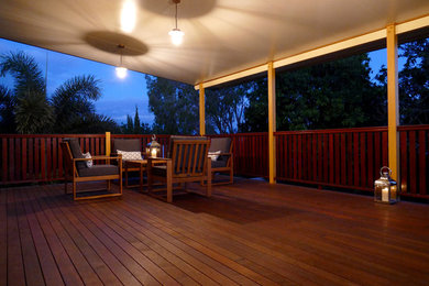 Design ideas for a mid-sized traditional deck in Brisbane.