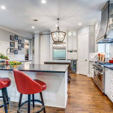 Traditional Kitchen with a Chic Farmhouse Twist