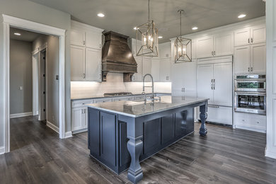 Example of a classic kitchen design in Omaha