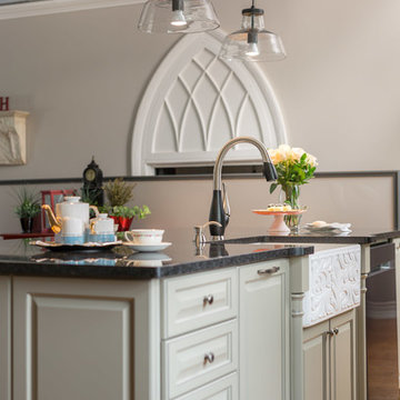 Westfield Onyx Traditional Kitchen