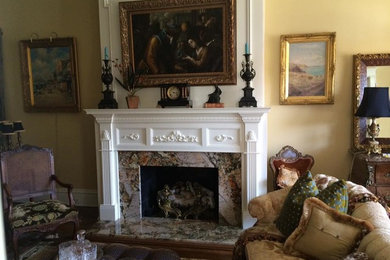 Elegant living room photo in Richmond